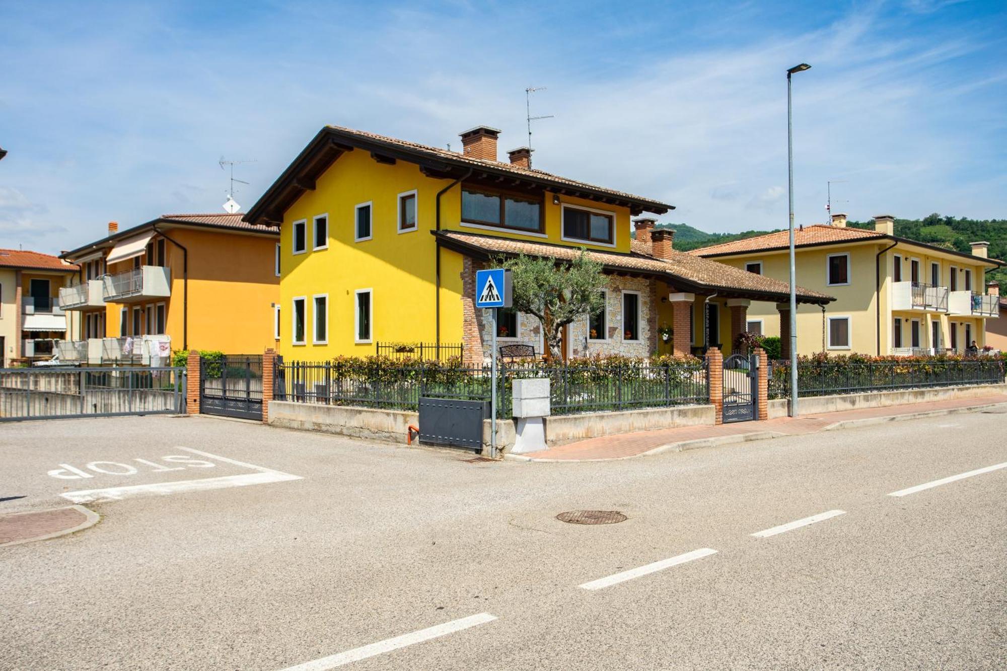 Casa Oliver Montecchia di Crosara Rom bilde
